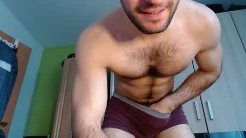 Snapshot of 8000zuerich chatting on 02-19-26, 12:01 Nicolas online show from 02-19-26, 12:01