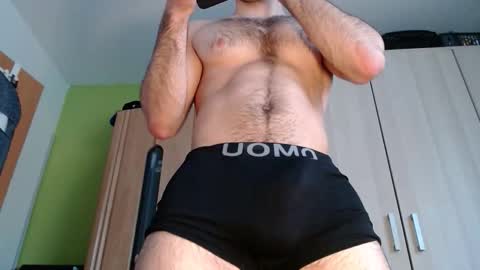 Snapshot of 8000zuerich chatting on 02-26-26, 02:16 Nicolas online show from 02-26-26, 02:16