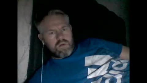 Snapshot of 81jonnyx chatting on 01-17-25, 04:15 81jonnyx online show from 01-17-25, 04:15