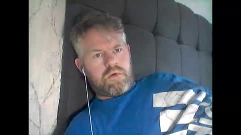 Snapshot of 81jonnyx chatting on 03-03-25, 04:03 81jonnyx online show from 03-03-25, 04:03