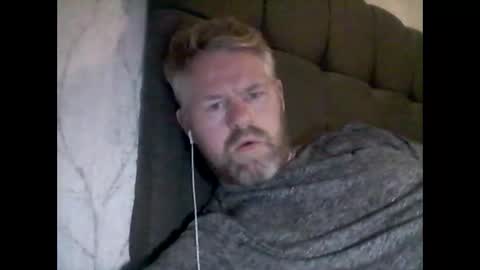 Snapshot of 81jonnyx chatting on 03-06-25, 04:38 81jonnyx online show from 03-06-25, 04:38