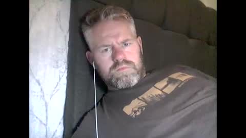 Snapshot of 81jonnyx chatting on 11-25-25, 03:12 81jonnyx online show from 11-25-25, 03:12