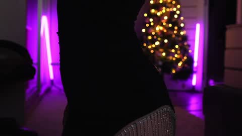 Monicano face online show from 12-31-24, 11:20