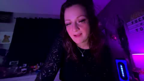 Snapshot of 88heygirlhey88 chatting on 11-22-25, 11:31 That girl online show from 11-22-25, 11:31