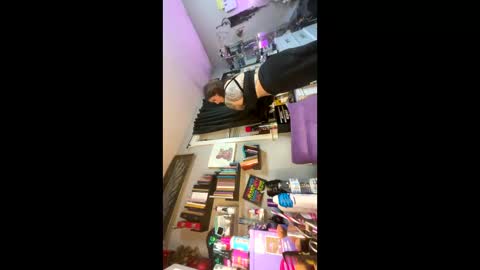 Snapshot of 88heygirlhey88 chatting on 12-03-25, 04:31 That girl online show from 12-03-25, 04:31