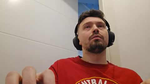 8inchdude93 online show from 04-22-26, 08:06