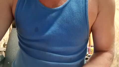 Snapshot of 8inchwyteboi chatting on 10-20-25, 01:22 8inchwyteboi online show from 10-20-25, 01:22