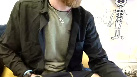 Snapshot of 90210screamer chatting on 11-12-25, 10:04 90210screamer online show from 11-12-25, 10:04