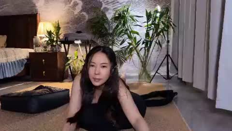 Snapshot of 9567gigi chatting on 06-14-26, 06:37 lily online show from 06-14-26, 06:37