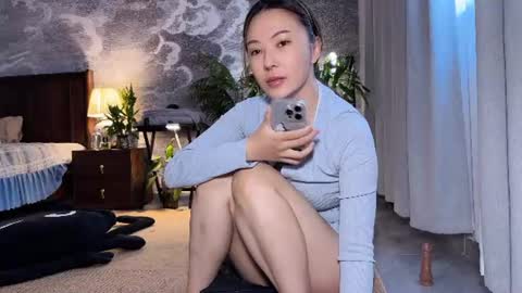 Snapshot of 9567gigi chatting on 06-15-26, 06:48 lily online show from 06-15-26, 06:48