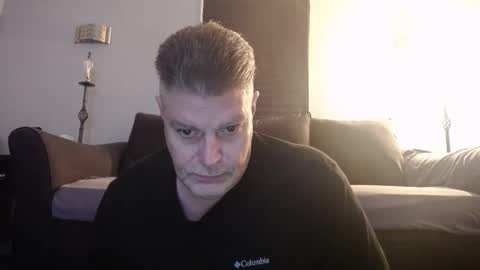 Snapshot of 989guy chatting on 01-15-26, 01:43 989guy online show from 01-15-26, 01:43