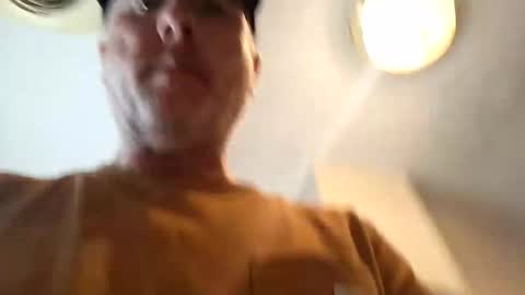 Snapshot of 9inchesnya chatting on 10-18-25, 06:30 9inchesnya online show from 10-18-25, 06:30