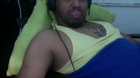 Snapshot of 9inchhammer chatting on 02-19-25, 08:33 9inchhammer online show from 02-19-25, 08:33