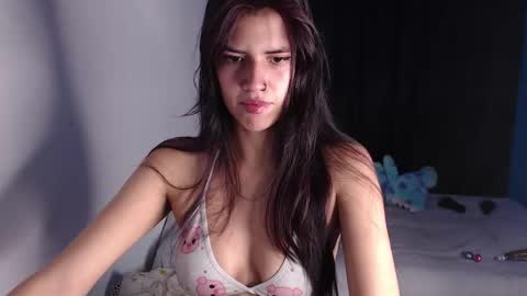 Snapshot of 9sophie_rosse chatting on 10-08-25, 10:40 sofi 3 online show from 10-08-25, 10:40