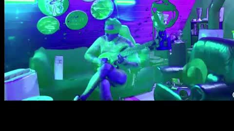 Snapshot of 9stringgstringdivabunny chatting on 07-17-26, 12:50 siphon online show from 07-17-26, 12:50