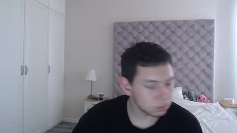 Snapshot of _a_k_i_ chatting on 05-21-26, 01:40 Aki online show from 05-21-26, 01:40