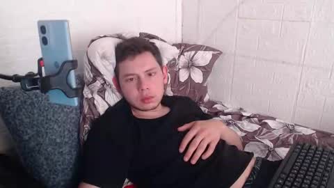 Snapshot of _a_k_i_ chatting on 05-24-26, 04:12 Aki online show from 05-24-26, 04:12