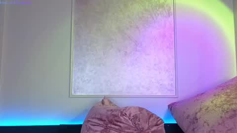 Willow online show from 02-24-25, 09:00