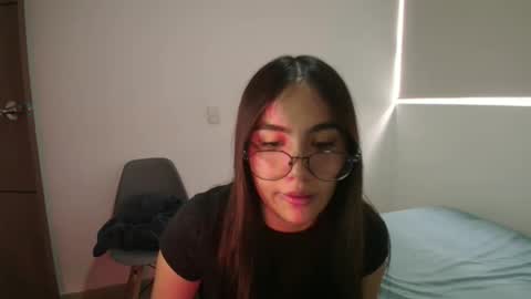 Snapshot of _abbyyyy_ chatting on 04-27-26, 03:54 abby 3 online show from 04-27-26, 03:54