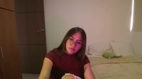 Snapshot of _abbyyyy_ chatting on 05-14-26, 04:14 abby 3 online show from 05-14-26, 04:14