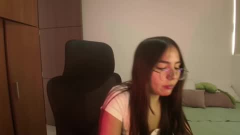 Snapshot of _abbyyyy_ chatting on 05-26-26, 05:53 abby 3 online show from 05-26-26, 05:53