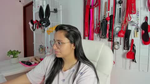 Snapshot of _adahara_queen_ chatting on 11-22-25, 04:11 Adahara online show from 11-22-25, 04:11