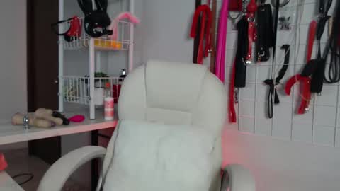 Snapshot of _adahara_queen_ chatting on 12-02-25, 03:45 Adahara online show from 12-02-25, 03:45