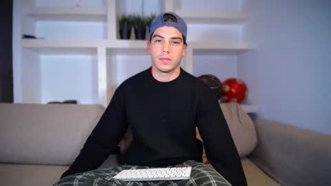 _aesthetic online show from 11-12-25, 07:24