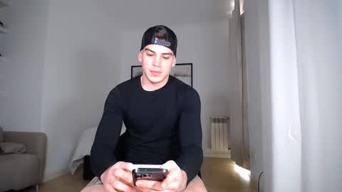 Snapshot of _aesthetic chatting on 04-11-26, 04:11 _aesthetic online show from 04-11-26, 04:11