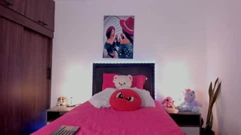 Snapshot of _alana_grey_ chatting on 04-25-26, 02:58 _alana_grey_ online show from 04-25-26, 02:58