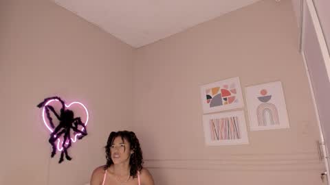 Snapshot of _aleja_x chatting on 11-01-25, 11:34 _aleja_x online show from 11-01-25, 11:34