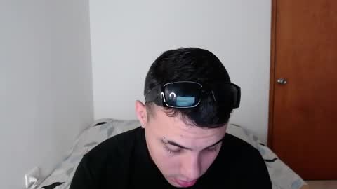 Snapshot of _alex20_ chatting on 01-07-25, 12:45 Alex online show from 01-07-25, 12:45