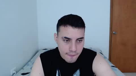 Snapshot of _alex20_ chatting on 01-08-25, 03:28 Alex online show from 01-08-25, 03:28