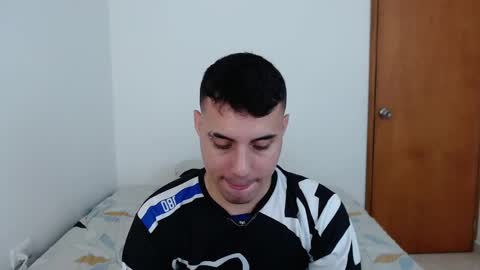 Snapshot of _alex20_ chatting on 01-11-25, 01:27 Alex online show from 01-11-25, 01:27