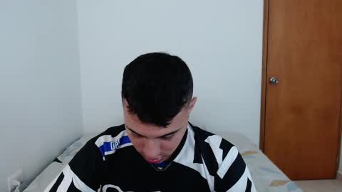 Snapshot of _alex20_ chatting on 01-11-25, 04:27 Alex online show from 01-11-25, 04:27