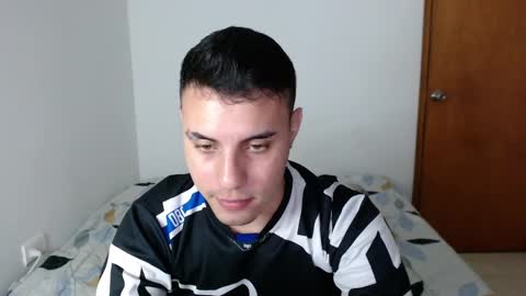 Snapshot of _alex20_ chatting on 01-31-25, 02:48 Alex online show from 01-31-25, 02:48