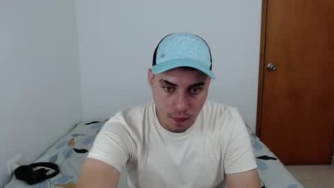 Snapshot of _alex20_ chatting on 02-02-25, 06:37 Alex online show from 02-02-25, 06:37