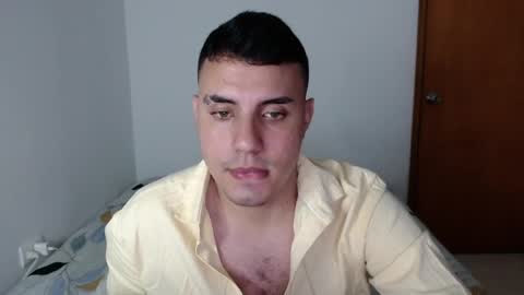 Snapshot of _alex20_ chatting on 02-05-25, 07:18 Alex online show from 02-05-25, 07:18