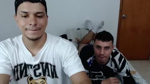 Snapshot of _alex20_ chatting on 02-09-25, 04:04 Alex online show from 02-09-25, 04:04