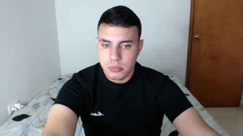 Snapshot of _alex20_ chatting on 02-11-25, 04:44 Alex online show from 02-11-25, 04:44