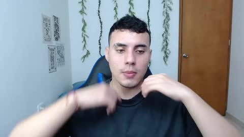 Snapshot of _alex20_ chatting on 03-03-25, 12:48 Alex online show from 03-03-25, 12:48