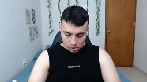 Snapshot of _alex20_ chatting on 03-10-25, 06:27 Alex online show from 03-10-25, 06:27