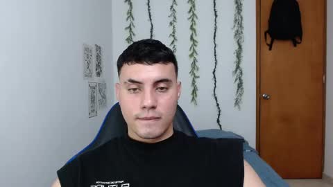 Snapshot of _alex20_ chatting on 09-09-25, 04:01 Alex online show from 09-09-25, 04:01