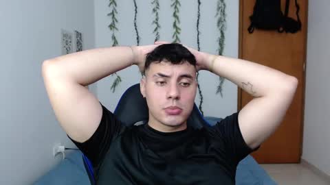 Snapshot of _alex20_ chatting on 09-30-25, 12:15 Alex online show from 09-30-25, 12:15