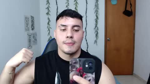 Snapshot of _alex20_ chatting on 10-05-25, 01:59 Alex online show from 10-05-25, 01:59