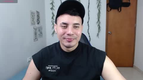 Snapshot of _alex20_ chatting on 01-10-26, 04:36 Alex online show from 01-10-26, 04:36