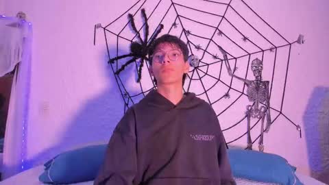 Snapshot of _alexandersawyer_ chatting on 10-09-25, 04:32 Alexander online show from 10-09-25, 04:32