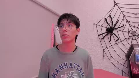 Snapshot of _alexandersawyer_ chatting on 10-13-25, 04:23 Alexander online show from 10-13-25, 04:23