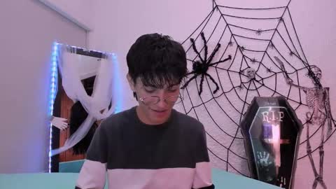 Snapshot of _alexandersawyer_ chatting on 10-14-25, 04:46 Alexander online show from 10-14-25, 04:46