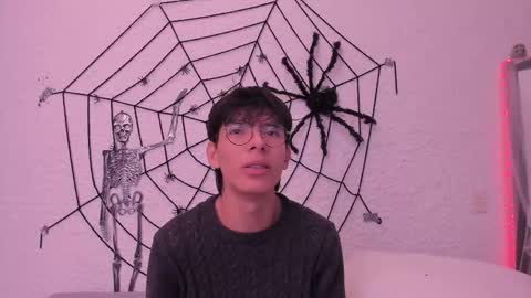 Snapshot of _alexandersawyer_ chatting on 10-18-25, 04:26 Alexander online show from 10-18-25, 04:26